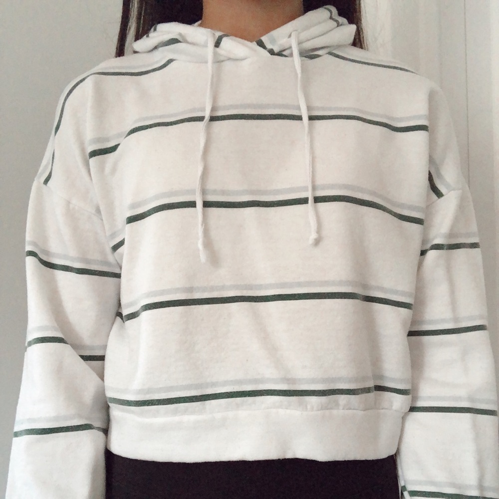 striped cropped long sleeve with hood
